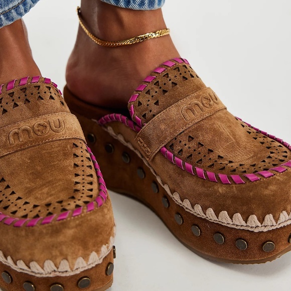Mou | Leather Overstitching Suede Clogs - Cognac & Pink - 60mm Wedge - Picture 3 of 15
